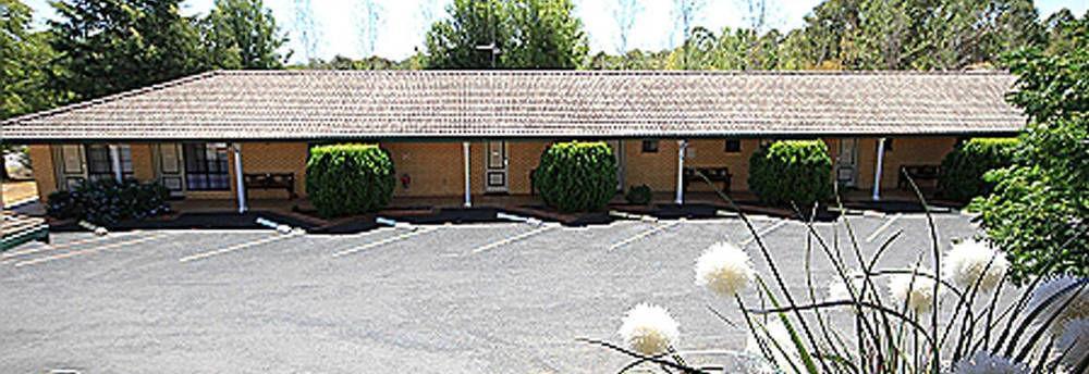 Hilltops Retreat Motor Inn Young Extérieur photo