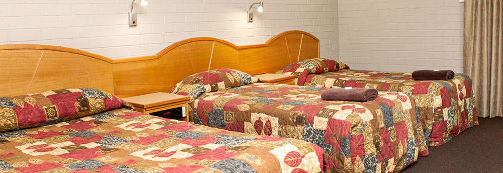 Hilltops Retreat Motor Inn Young Extérieur photo